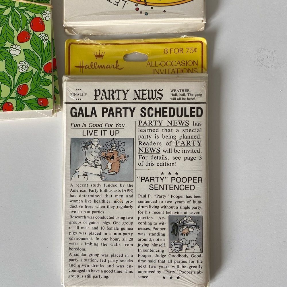BRAND NEW VINTAGE CARDS - Picture 2 of 4